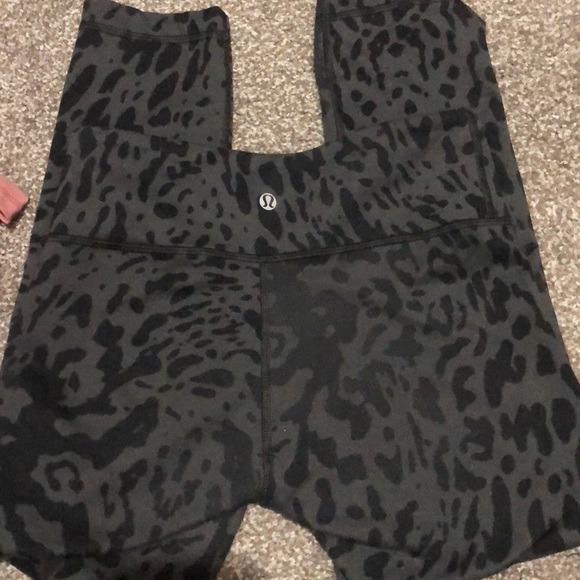 lululemon athletica Pants - Lulu lemon cropped leggings